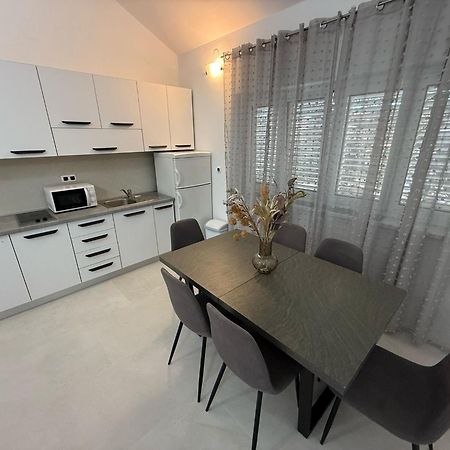 Apartments Andela Petrcane Exterior photo